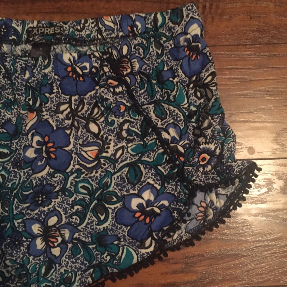 5/$25 Express Boho Festival Shorts - Picture 3 of 4